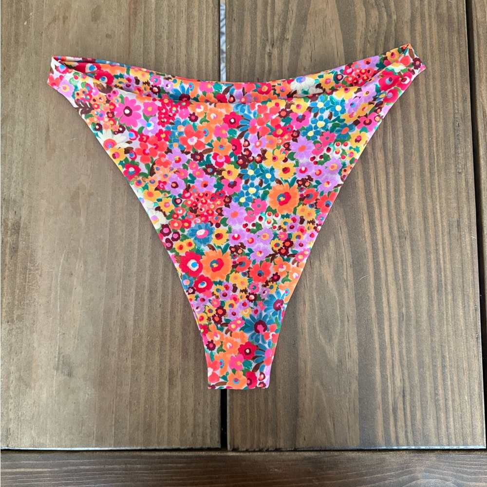 SKATIE NWOT KELLY BOTTOM Large